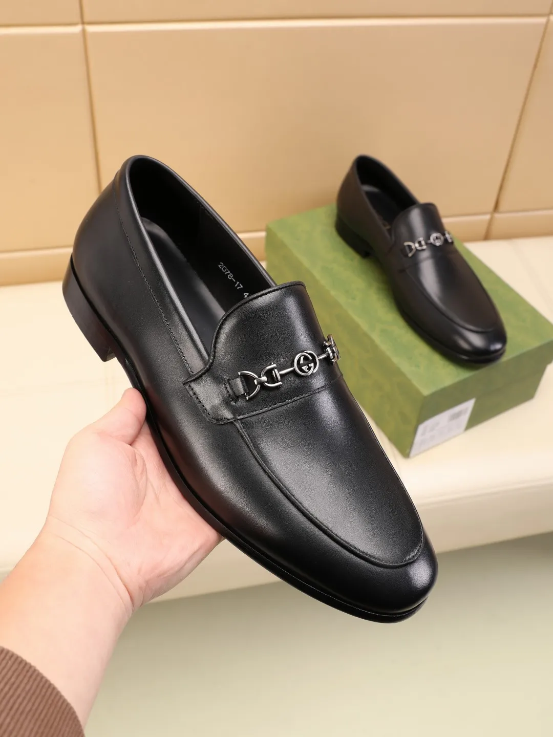 Men's shoes 250 🆘【GUCCI】Gucci ·🐂里· Hot-selling beanie shoes, top brand luxury, top quality, latest fashion beanie shoes. The upper is made of original first-layer cowhide. (Full first-layer water-dyed 🐂 leather and lining). The original stylish and stylish soft rubber wear-resistant and non-slip outsole is light and comfortable on the foot, available in optional colors! Matching code: 39-44 (customized at 39.45.46)